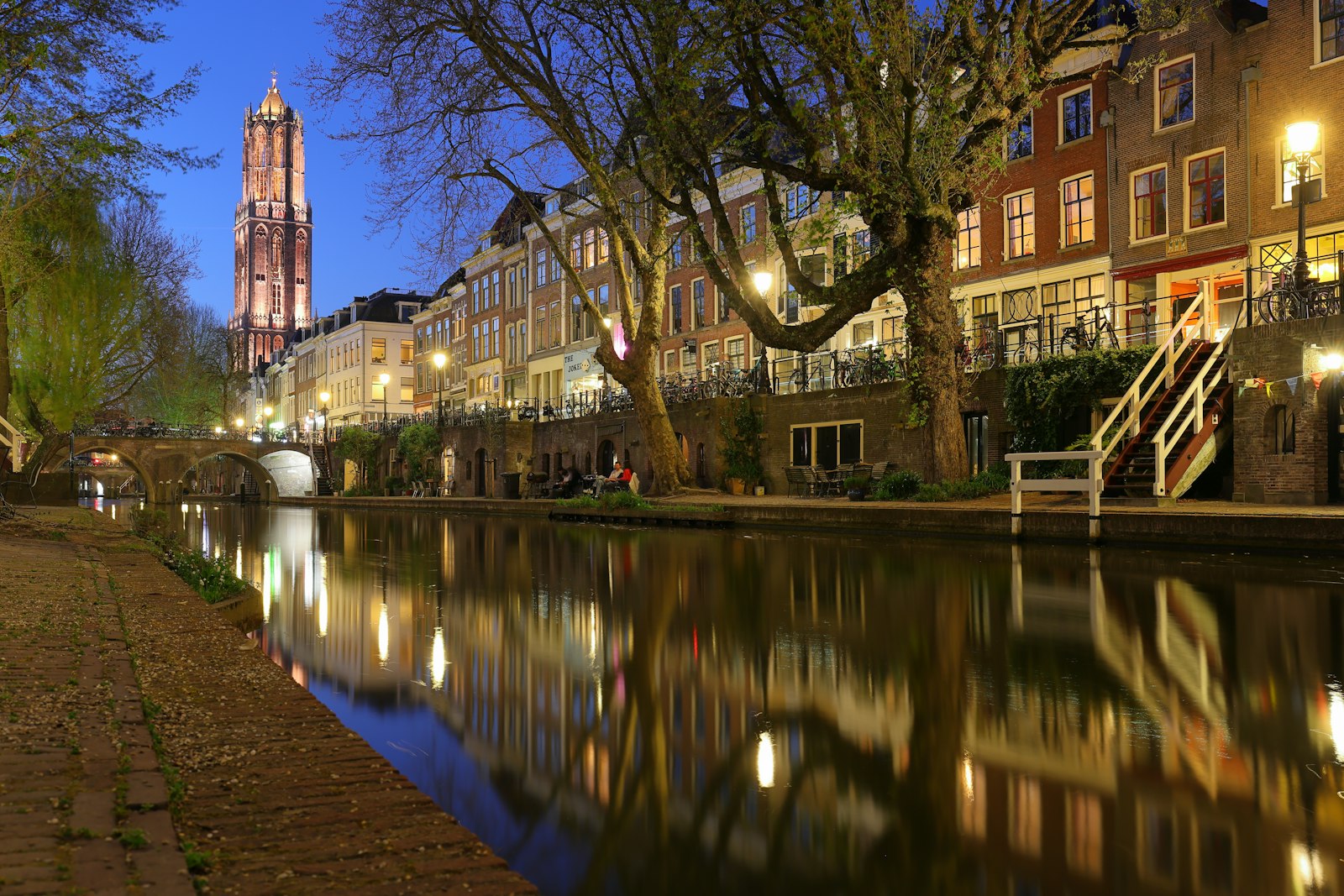 De Domtoren en de Oudegracht van Utrecht, het hart van het 030-kengetal