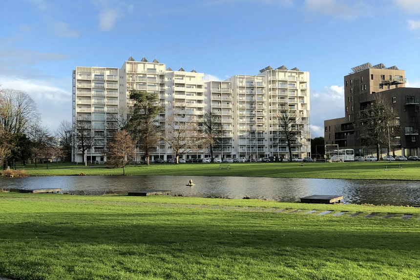 Stadsgezicht van Kortrijk in de Leiestreek