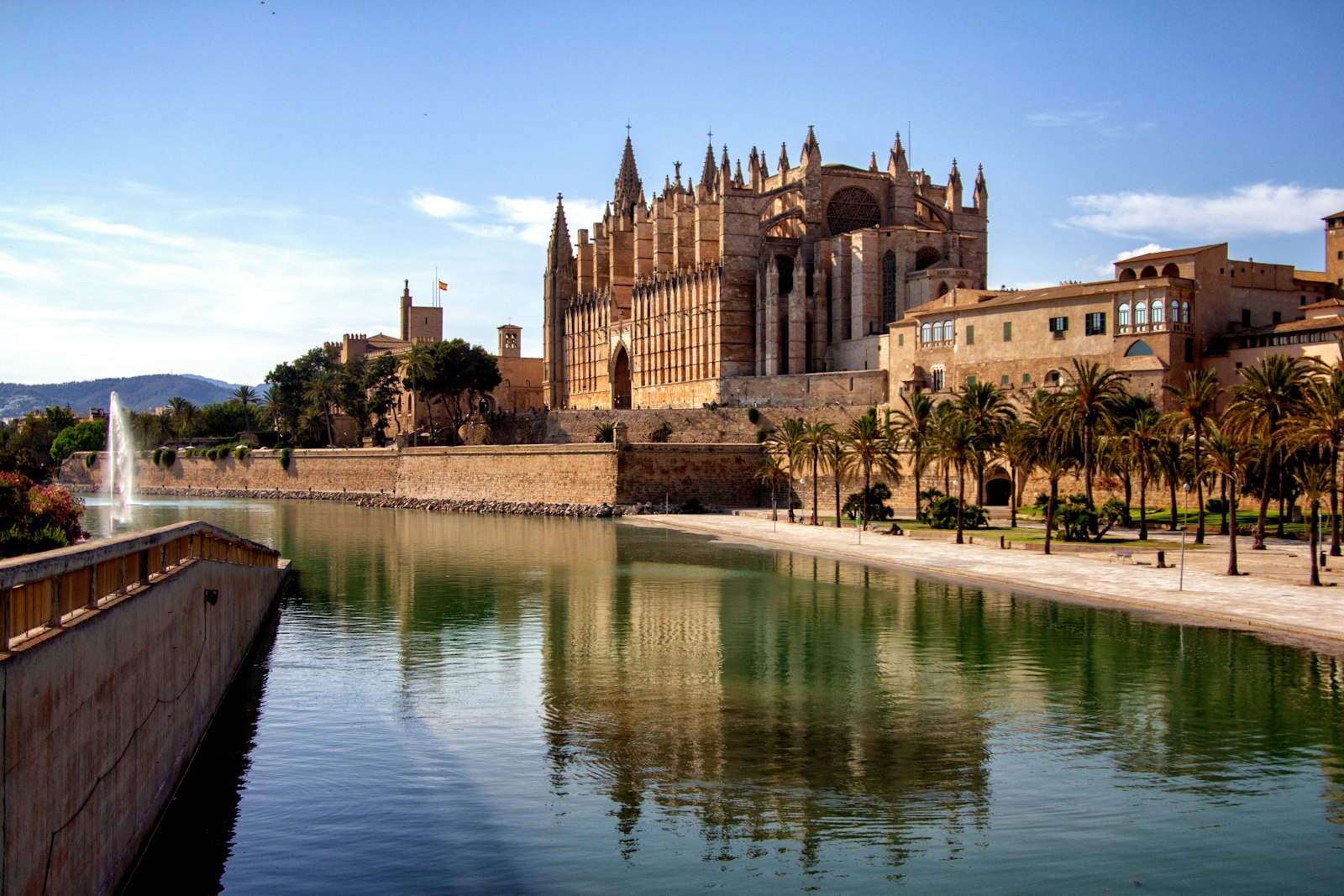 Vista de la Catedral de la Seu en Palma de Mallorca, zona del prefijo 971